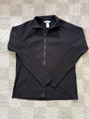 Women’s Black Ribbed Full-Zip Sweater